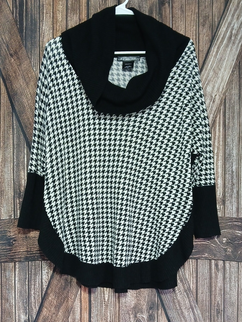 united states sweaters Black & White Houndstooth Tunic Sweater